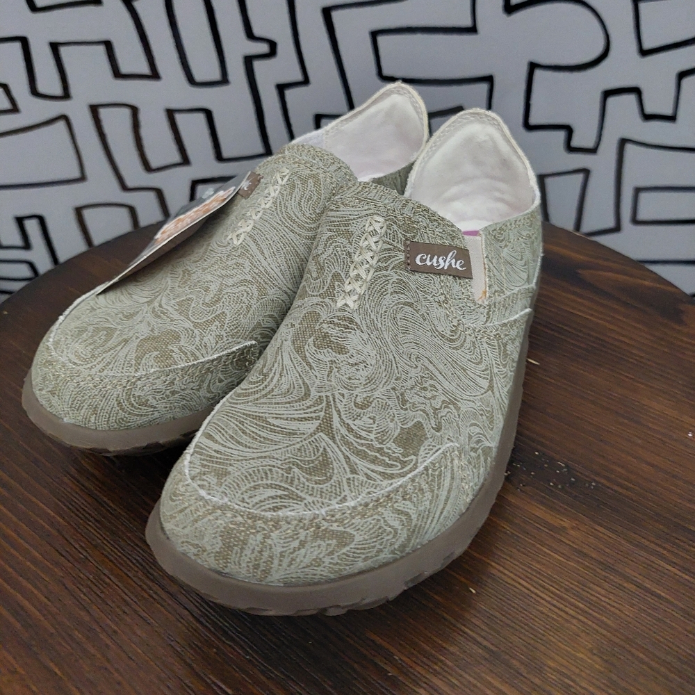 Cushe Womens Shoes Slipper II Sand Tropic color Size 7 Slip On